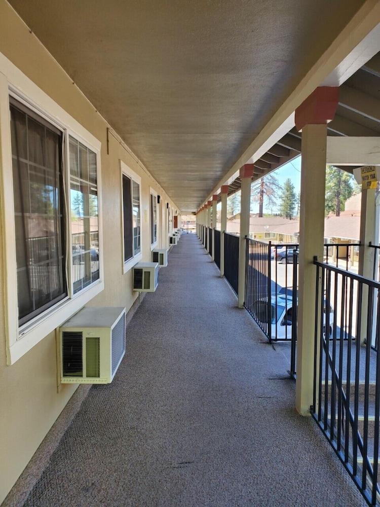 Bluebird Day Inn & Suites South Lake Tahoe Εξωτερικό φωτογραφία